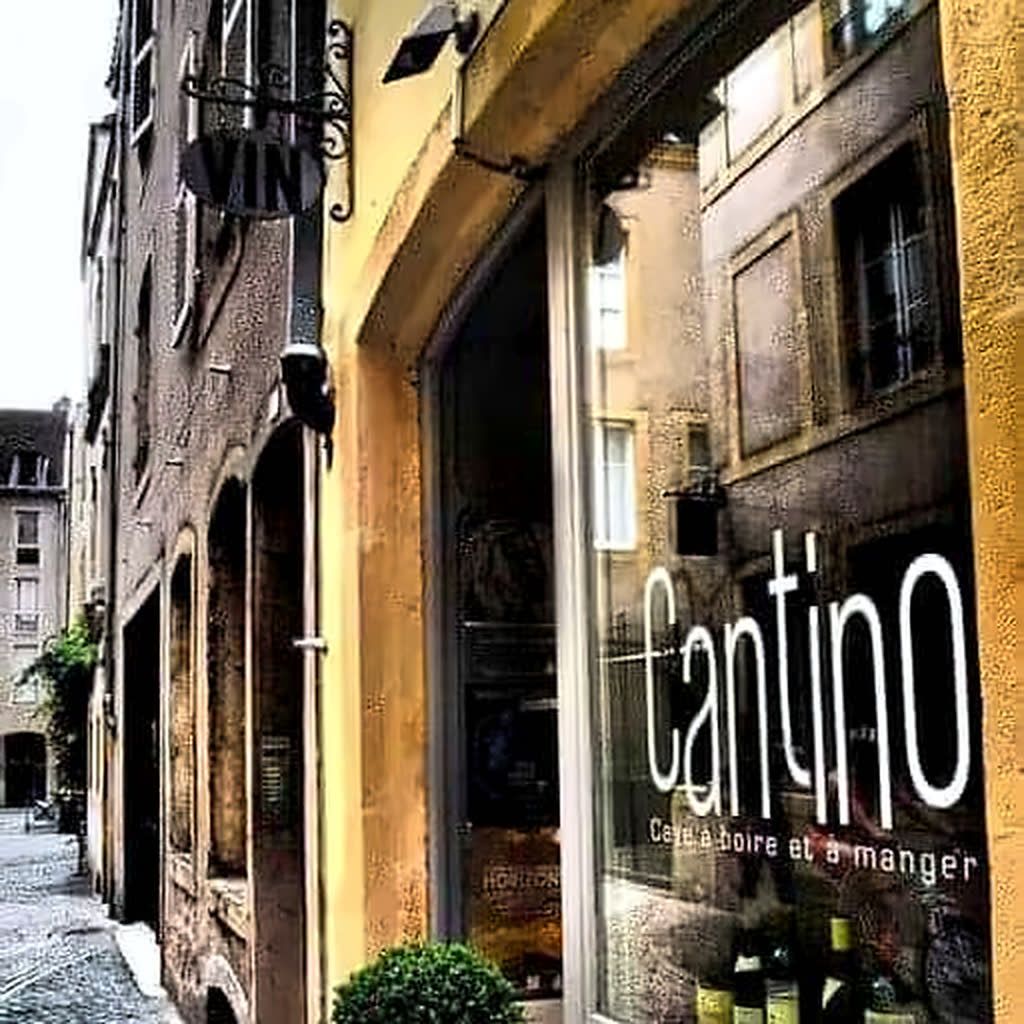 Façade de Cantino et son enseigne, rue du Grand Cerf à Metz